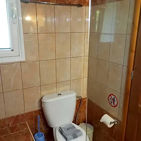 Hotel Zeus Throne Ii